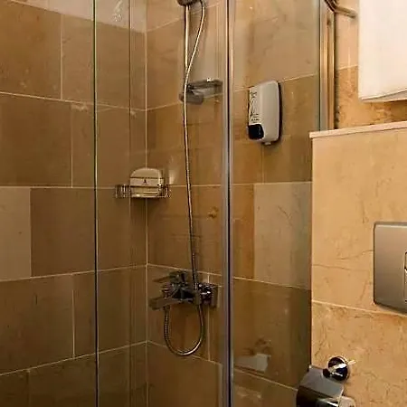 Alrazi Hotell