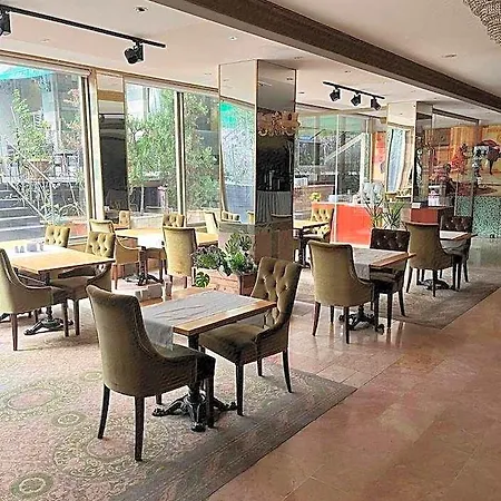Alrazi Hotell